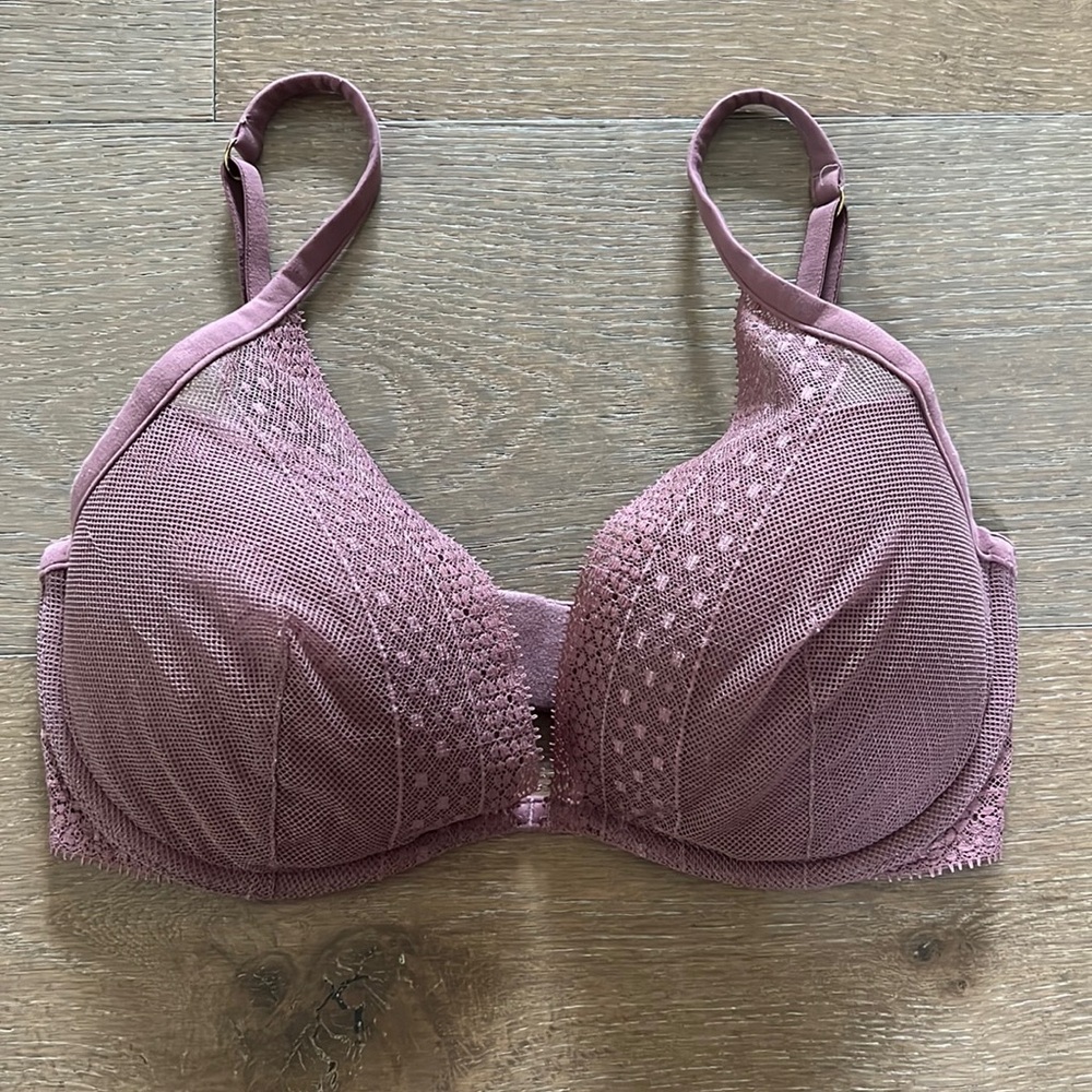 Victoria’s Secret Incredible Plunge Bra | 32DD